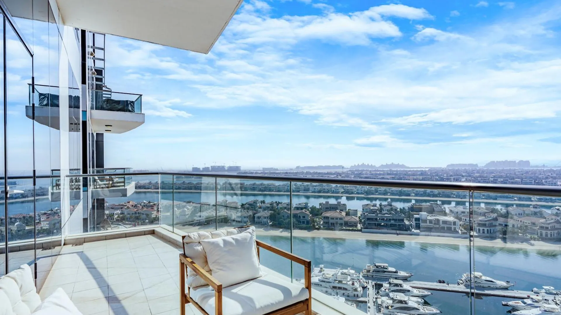 Palm Home Next To Nakheel Mall With Private Beach Dubai United Arab Emirates